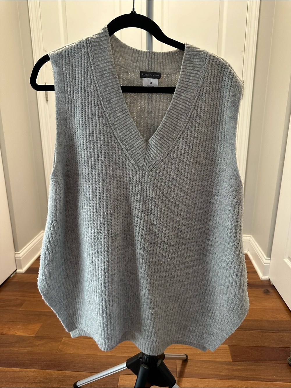 Vince Camuto Heather Gray Ribbed V-Neck Sweater Vest